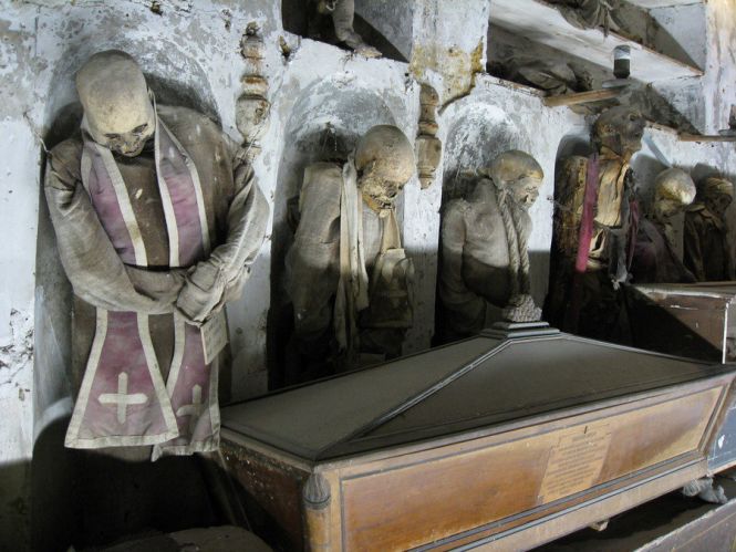 Катакомбы капуцинов (Catacombe dei Cappuccini) - музей мертвых в Палермо, Италия