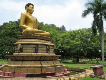 Шри-Ланка: Туристку выслали за татуировку с Буддой