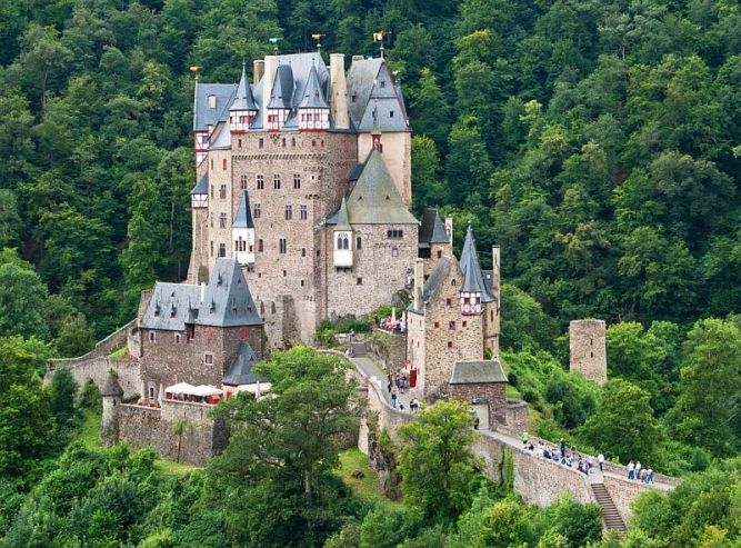 Замок Эльц (Burg Eltz), земля Рейнланд-Пфальц, Германия