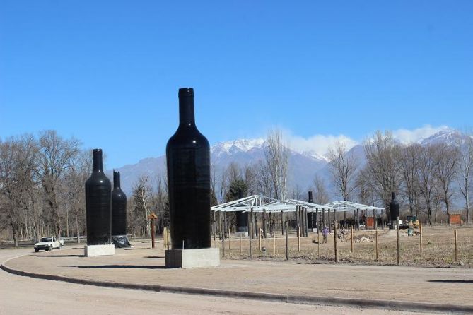 Аргентина: В Виста-Флорес появится туристическая винная деревня