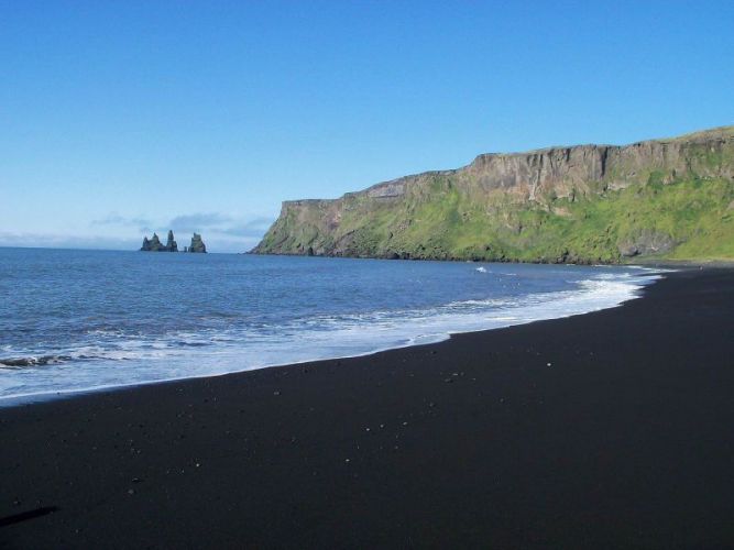 Черный пляж Рейнисфьяра (Reynisfjara) и колонны Рейнисдрангар, Исландия