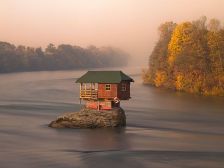 Дом на реке Дрина, Сербия