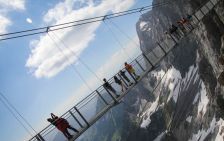 Мост на Леднике Дахштайн (Dachstein SkyWalk Bridge) аттракцион - лестница в никуда, Австрия