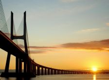 Мост Васко да Гама (Vasco da Gama) - самый длинный мост Европы, Лиссабон, Португалия