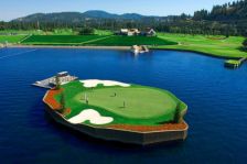 Плавающее поле для гольфа на курорте Кёр-д‘Ален (Coeur d'Alene Resort Golf Course), США
