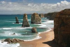 Двенадцать апостолов (The Twelve Apostles) - известняковые скалы в парке Порт-Кемпбелл, Австралия